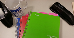 Notebooks-organized-with-colored-post-its